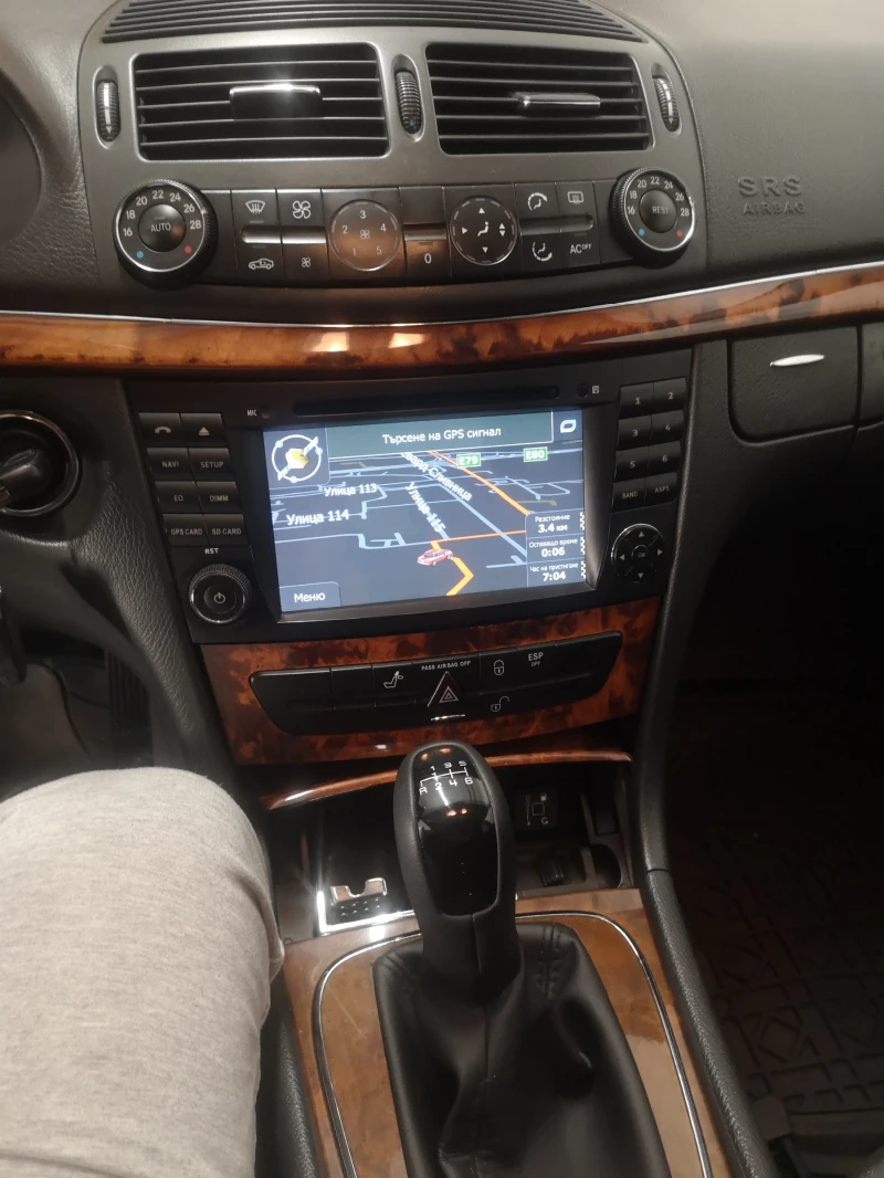 Mercedes-Benz E 200 компресор, снимка 2 - Автомобили и джипове - 48816752