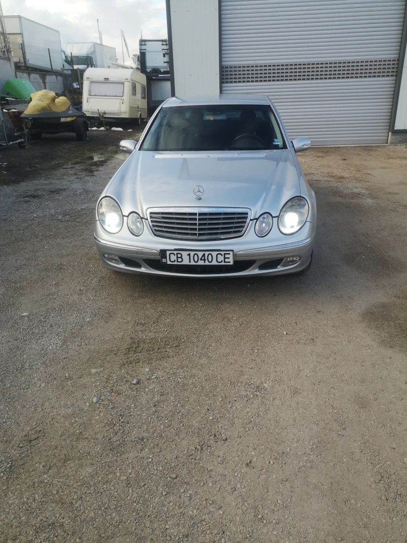 Mercedes-Benz E 200 компресор, снимка 15 - Автомобили и джипове - 48816752