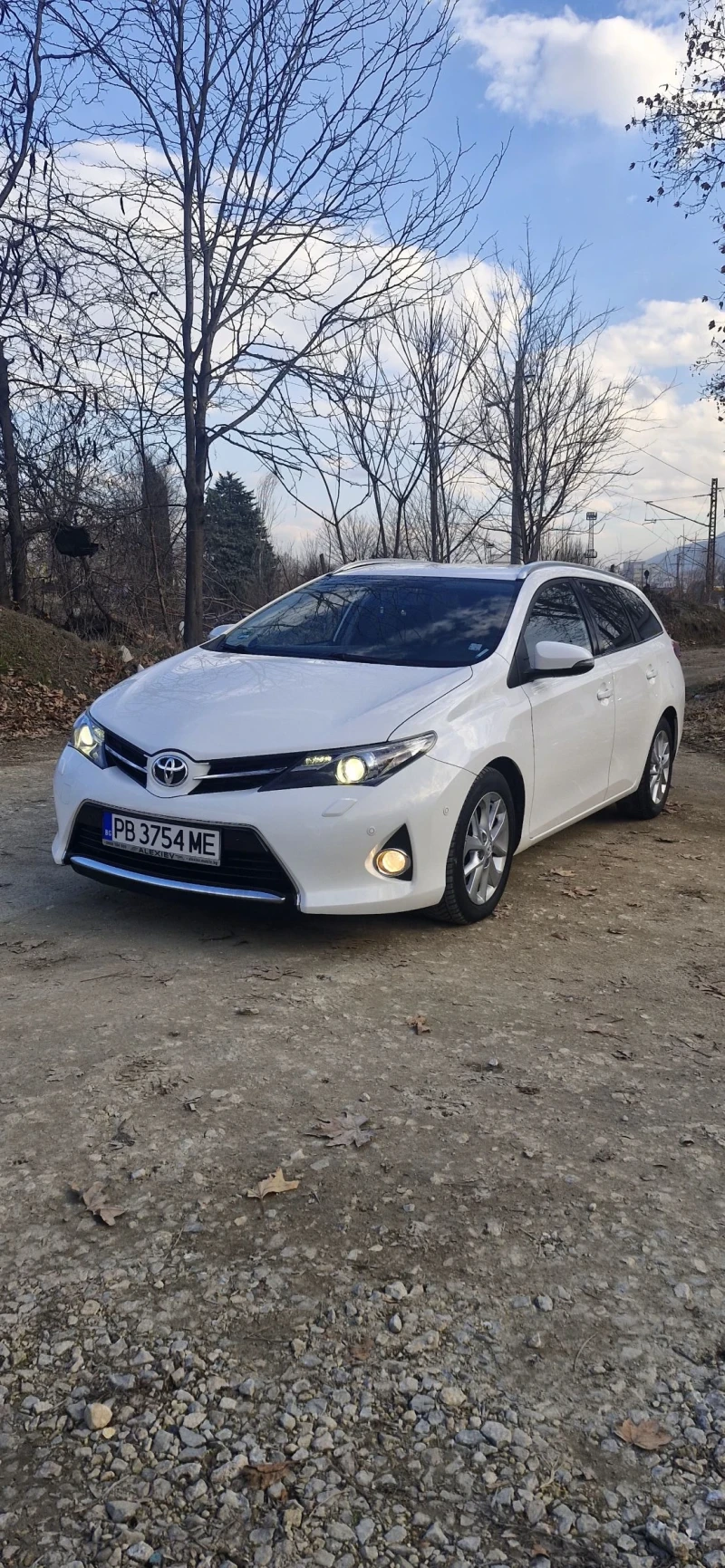 Toyota Auris 2.0D4D 124к.с. Навигация, Камера, Под.седалки, снимка 1 - Автомобили и джипове - 48881676