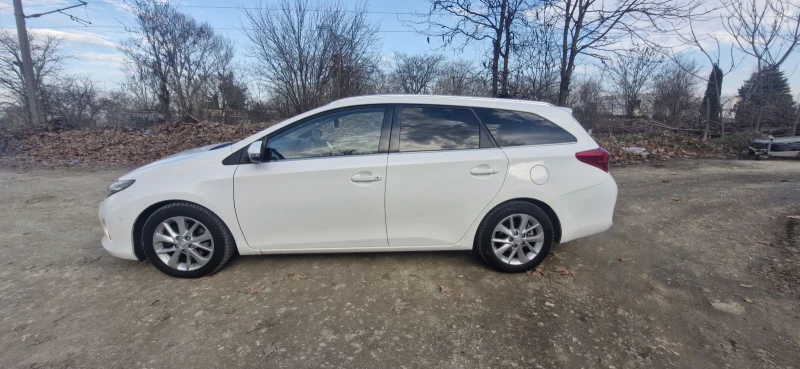 Toyota Auris 2.0D4D 124к.с. Навигация, Камера, Под.седалки, снимка 5 - Автомобили и джипове - 48881676