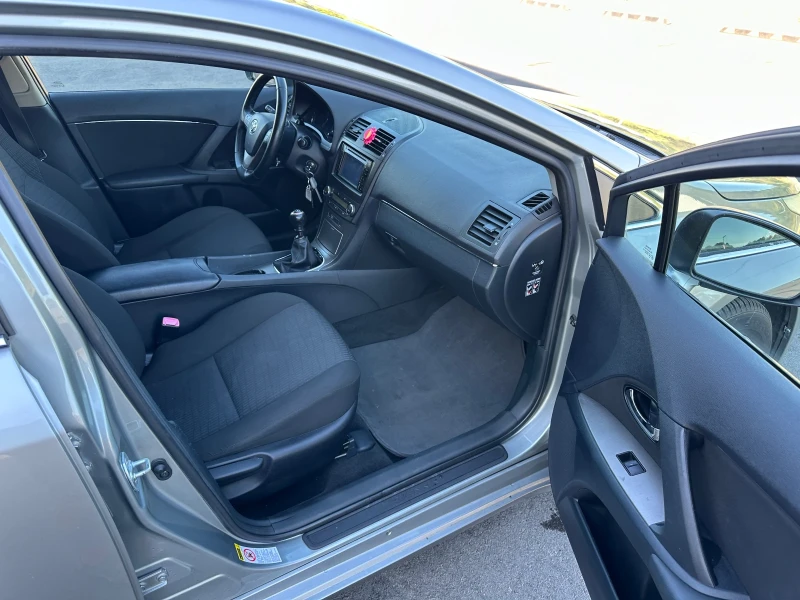 Toyota Avensis 2.0-NAVI-РЪЧКА-1Г-ГАРАНЦИЯ!, снимка 10 - Автомобили и джипове - 51800338