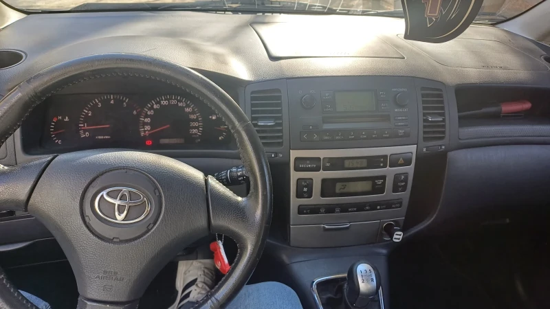 Toyota Corolla verso, снимка 5 - Автомобили и джипове - 52699110