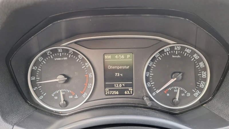 Skoda Octavia 1.6TDI, АВТОМАТ.НАВИ.ПОДГРЕВ.ПАРКТРОНИК., снимка 10 - Автомобили и джипове - 52498495