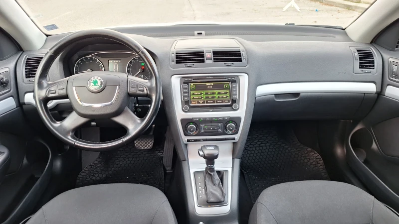 Skoda Octavia 1.6TDI, АВТОМАТ.НАВИ.ПОДГРЕВ.ПАРКТРОНИК., снимка 6 - Автомобили и джипове - 52498495
