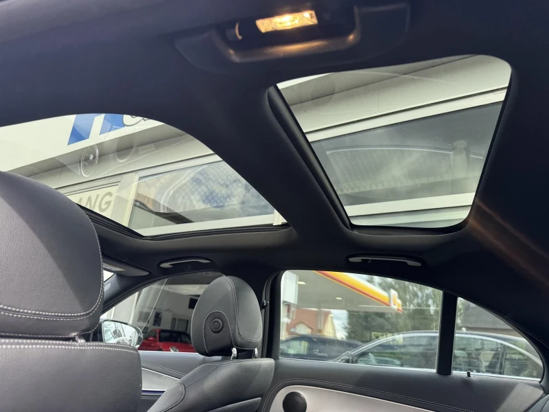 Mercedes-Benz E 350 AMG-Line Pano/Multi/LED 8500  първоначални , снимка 10 - Автомобили и джипове - 53216208