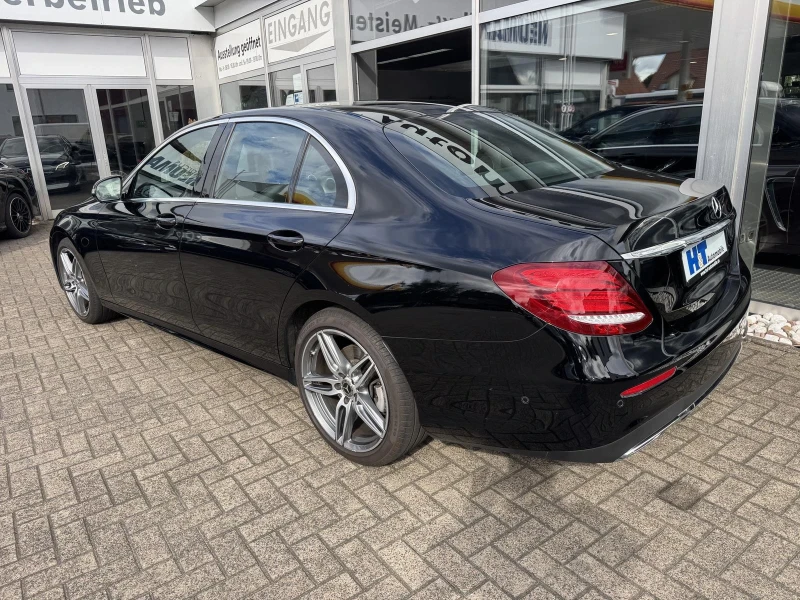 Mercedes-Benz E 350 AMG-Line Pano/Multi/LED 8500  първоначални , снимка 5 - Автомобили и джипове - 53216208