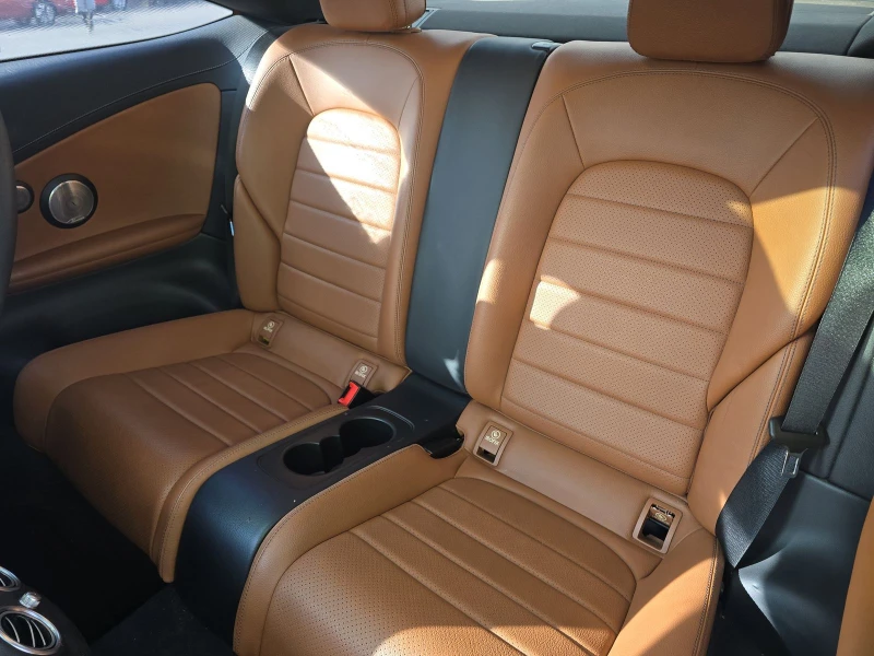 Mercedes-Benz C 300, снимка 13 - Автомобили и джипове - 53439315