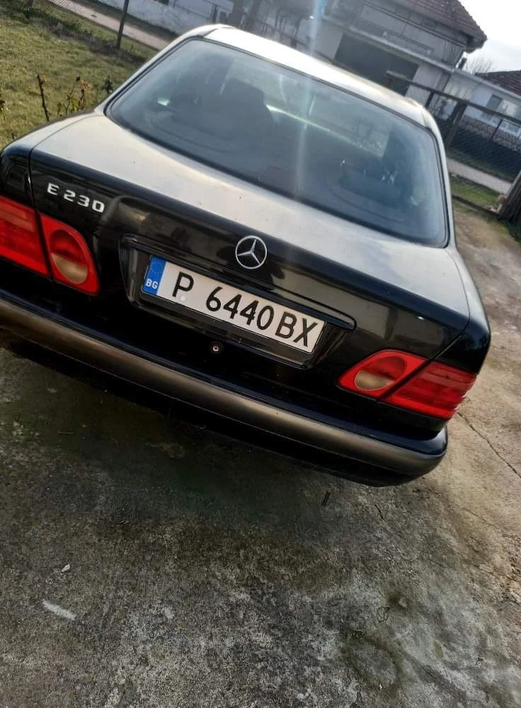 Mercedes-Benz E 230  - изображение 6