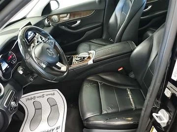 Mercedes-Benz C 300 4MATIC* Burmester* Full LED* Keyless* Пано* М.точк, снимка 6 - Автомобили и джипове - 47965721