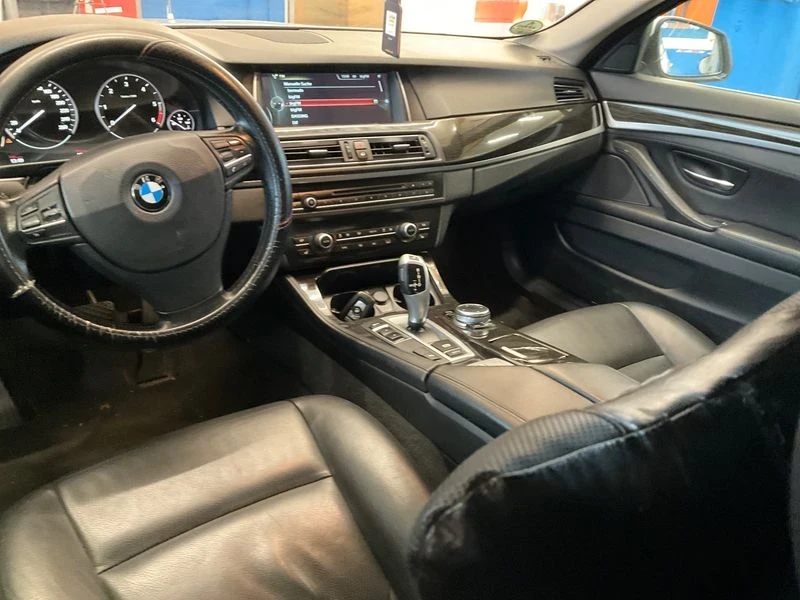 BMW 530 F10  FACELIFT , снимка 11 - Автомобили и джипове - 49238984