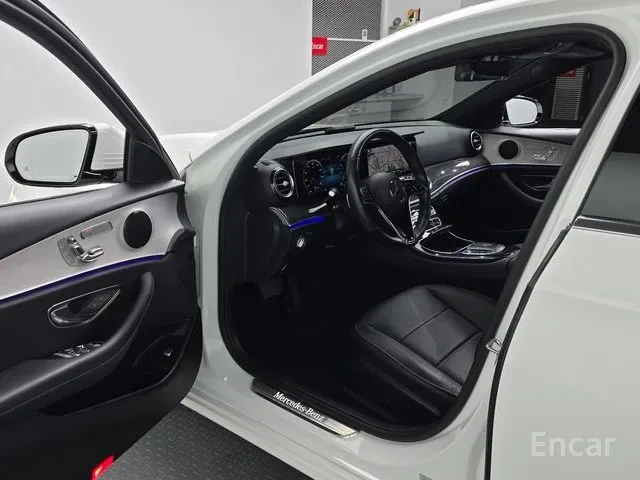 Mercedes-Benz E 250 W213 Avangarde, снимка 9 - Автомобили и джипове - 55564308