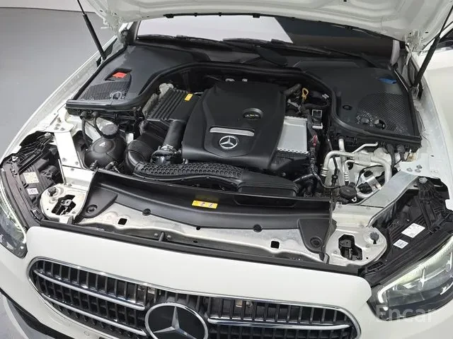 Mercedes-Benz E 250 W213 Avangarde, снимка 6 - Автомобили и джипове - 55564308