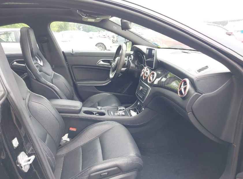 Mercedes-Benz CLA 45 AMG 4MATIC - изображение 7