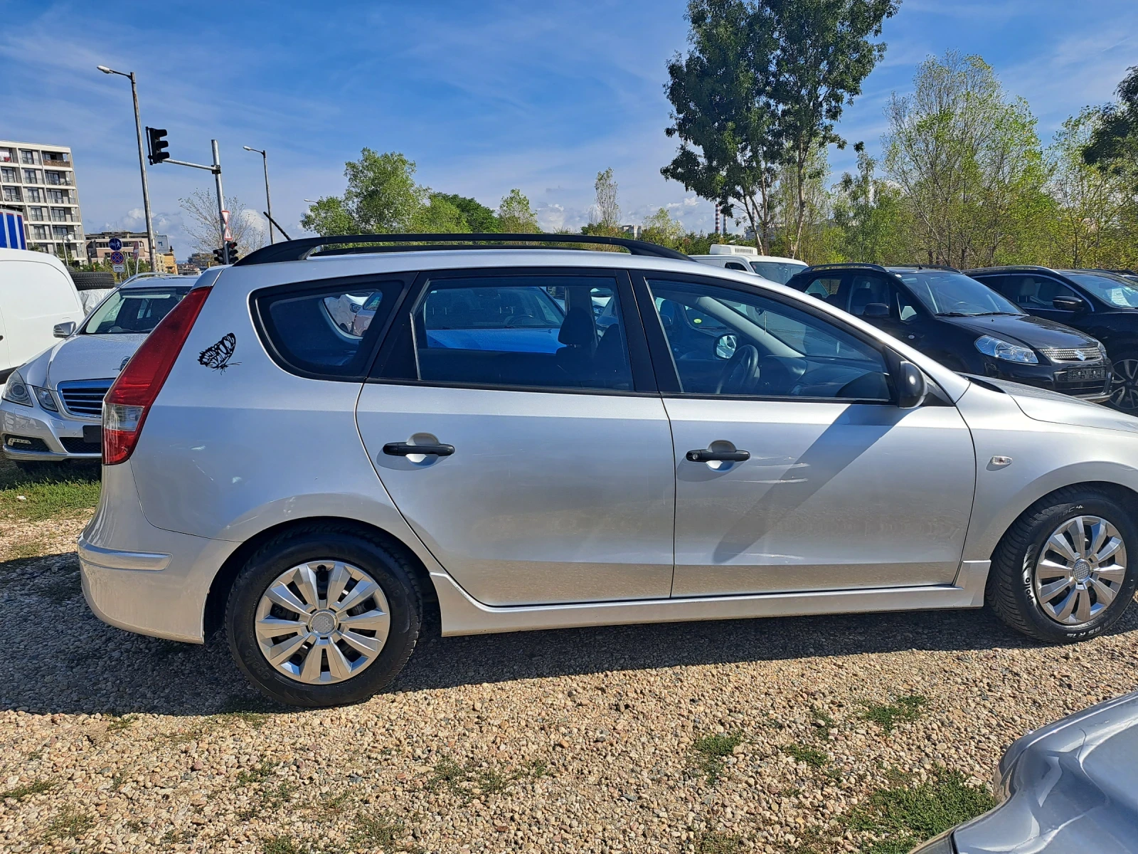 Hyundai I30 1.6 crdi 90 кс 6 скорости  - изображение 7