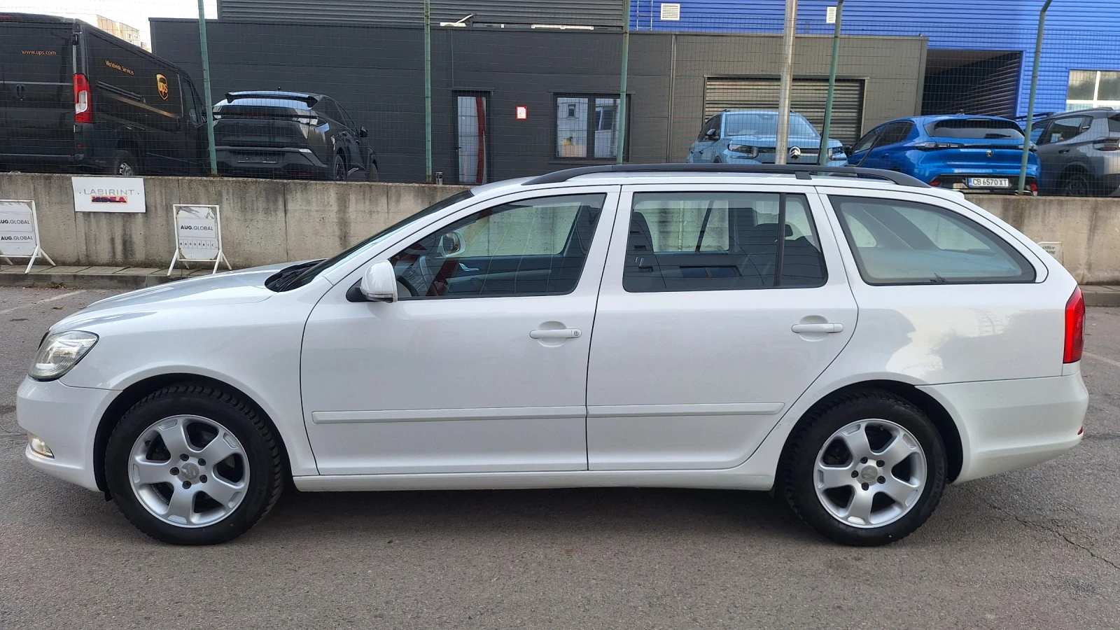 Skoda Octavia 1.6TDI, АВТОМАТ.НАВИ.ПОДГРЕВ.ПАРКТРОНИК. - изображение 3