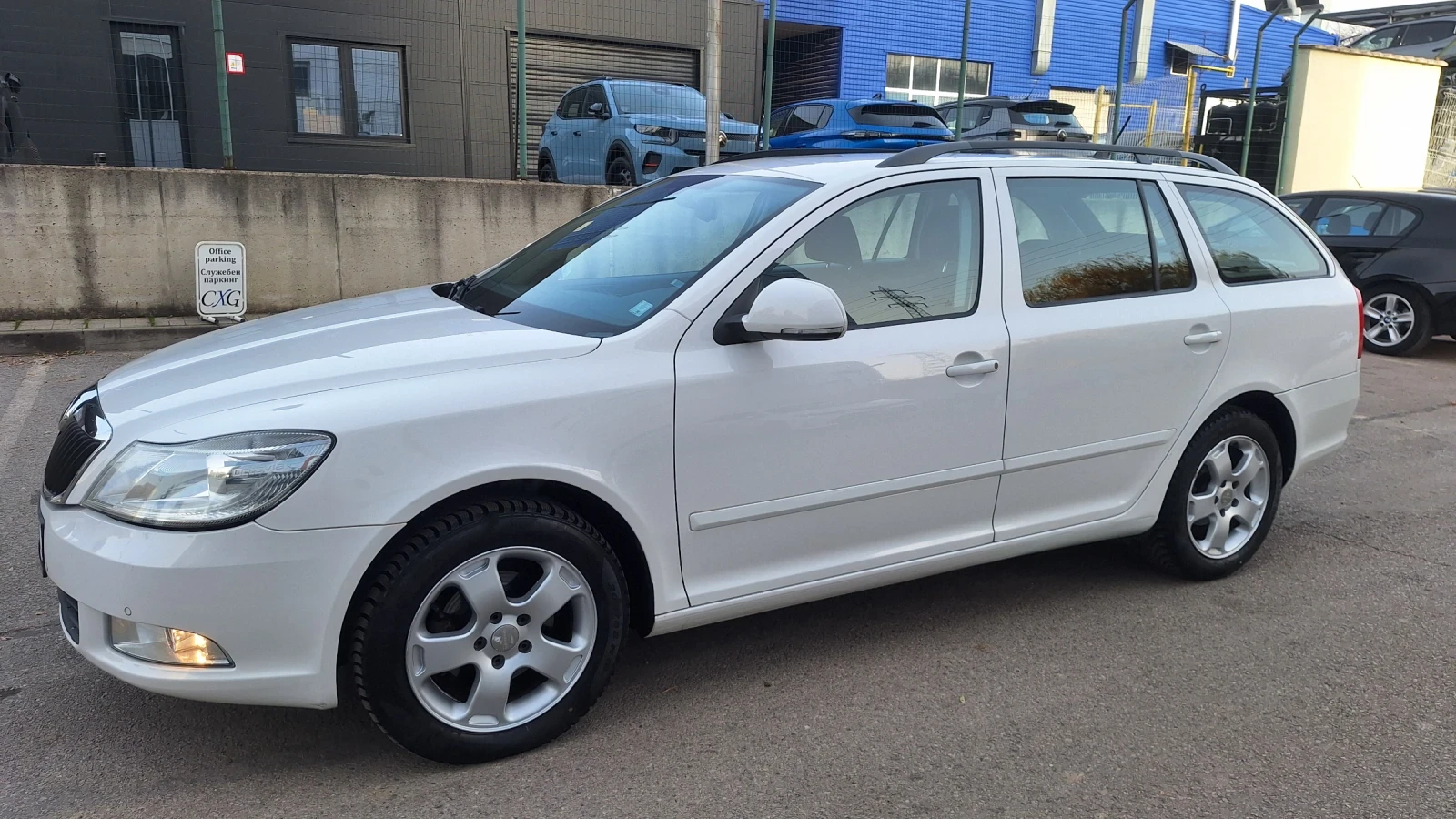Skoda Octavia 1.6TDI, АВТОМАТ.НАВИ.ПОДГРЕВ.ПАРКТРОНИК. - изображение 2