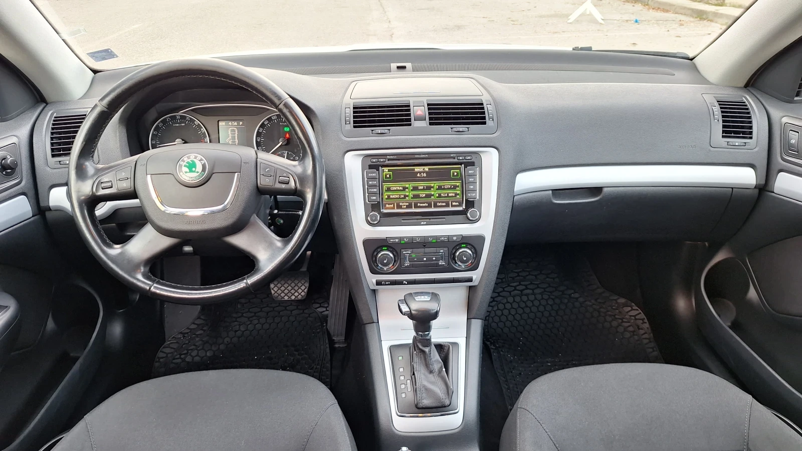 Skoda Octavia 1.6TDI, АВТОМАТ.НАВИ.ПОДГРЕВ.ПАРКТРОНИК. - изображение 6