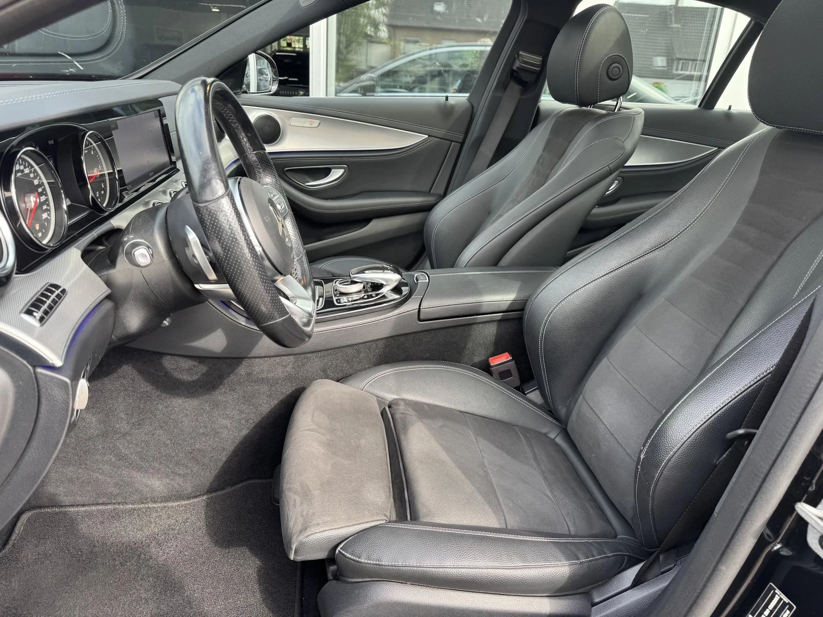 Mercedes-Benz E 350 AMG-Line Pano/Multi/LED 8500  първоначални  - изображение 8