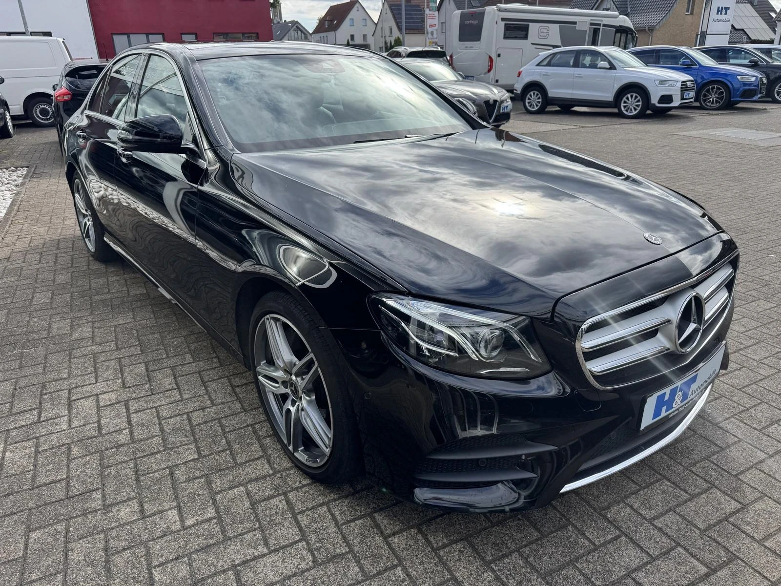 Mercedes-Benz E 350 AMG-Line Pano/Multi/LED 8500  първоначални  - изображение 3