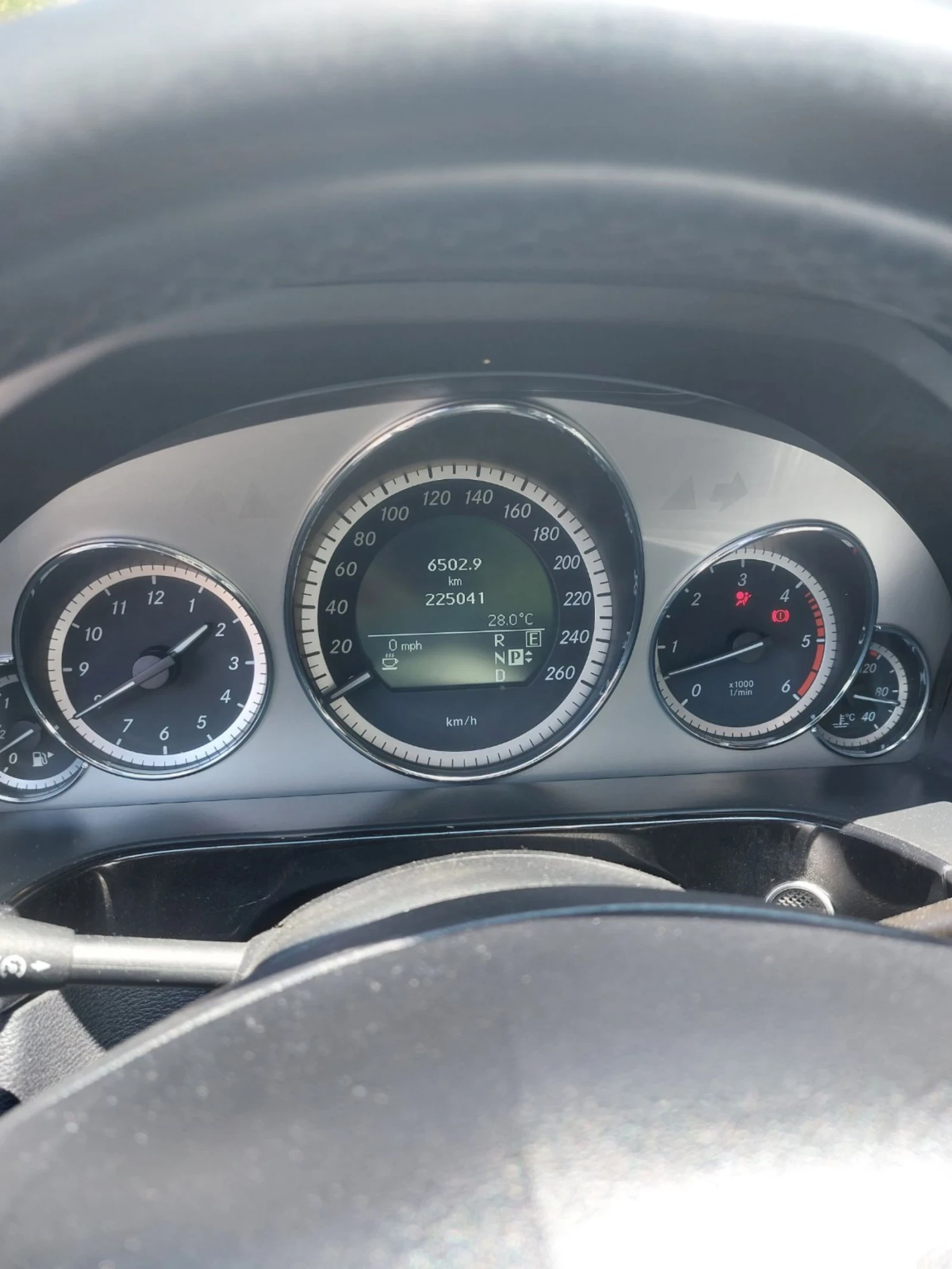 Mercedes-Benz E 300  - изображение 9