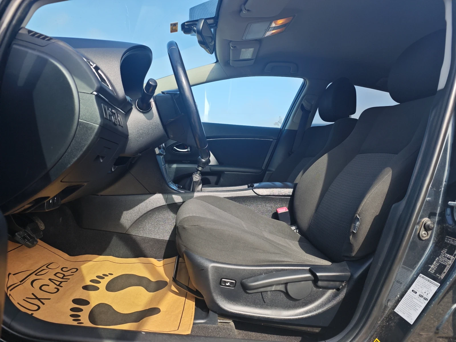 Toyota Avensis 2.2D4D* FACE* FULL* ШВЕЙЦАРИЯ , снимка 8 - Автомобили и джипове - 53818447