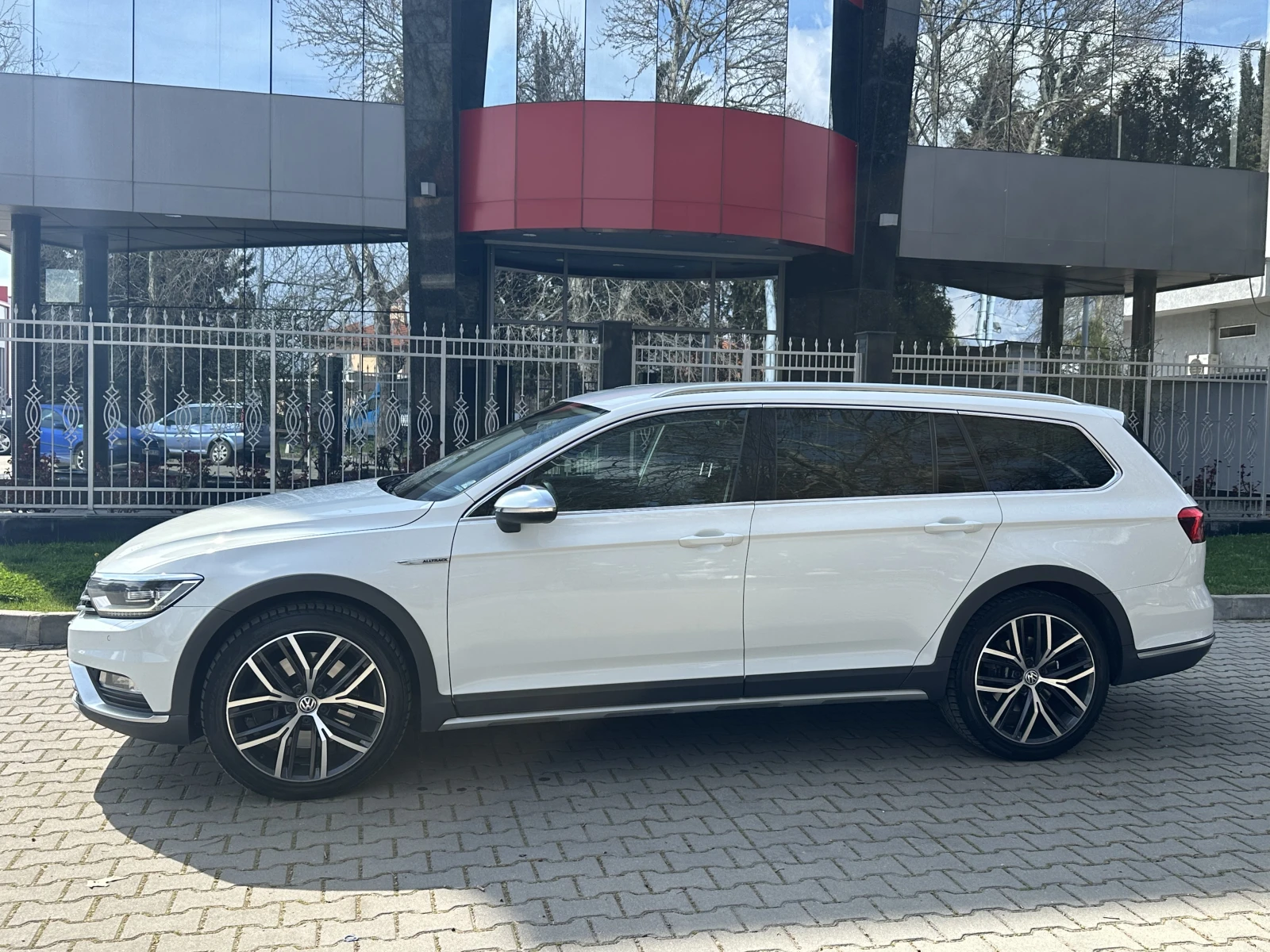 VW Alltrack Passat 2.0 TDI 240 , снимка 3 - Автомобили и джипове - 54067493