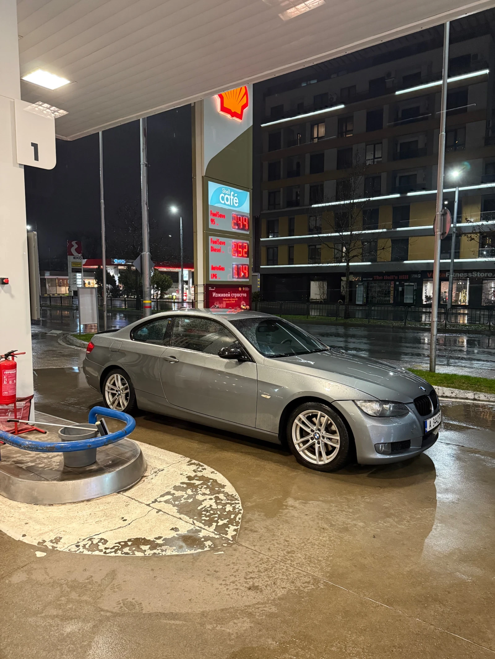 BMW 320, снимка 2 - Автомобили и джипове - 54159047