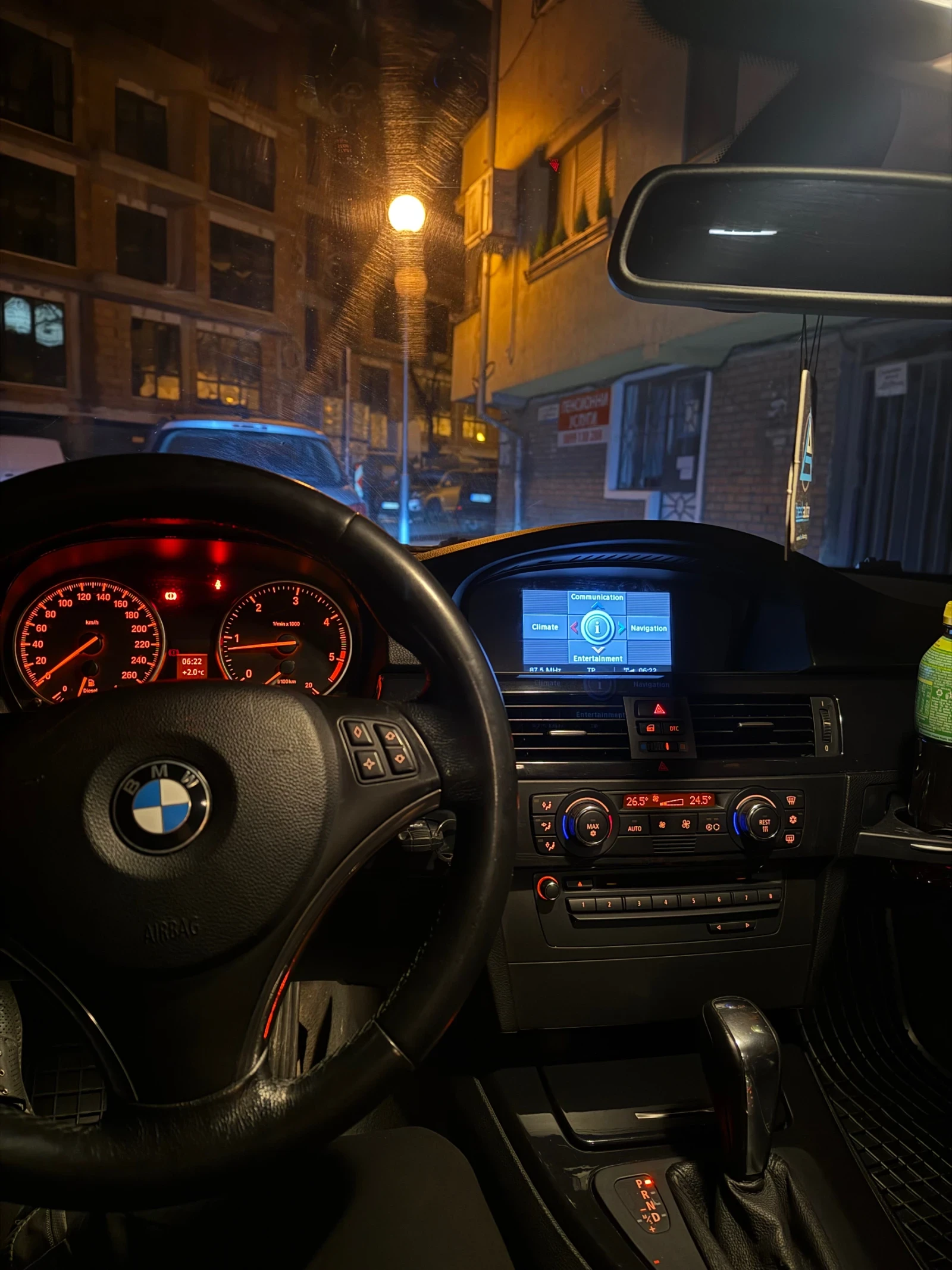 BMW 320, снимка 14 - Автомобили и джипове - 54159047