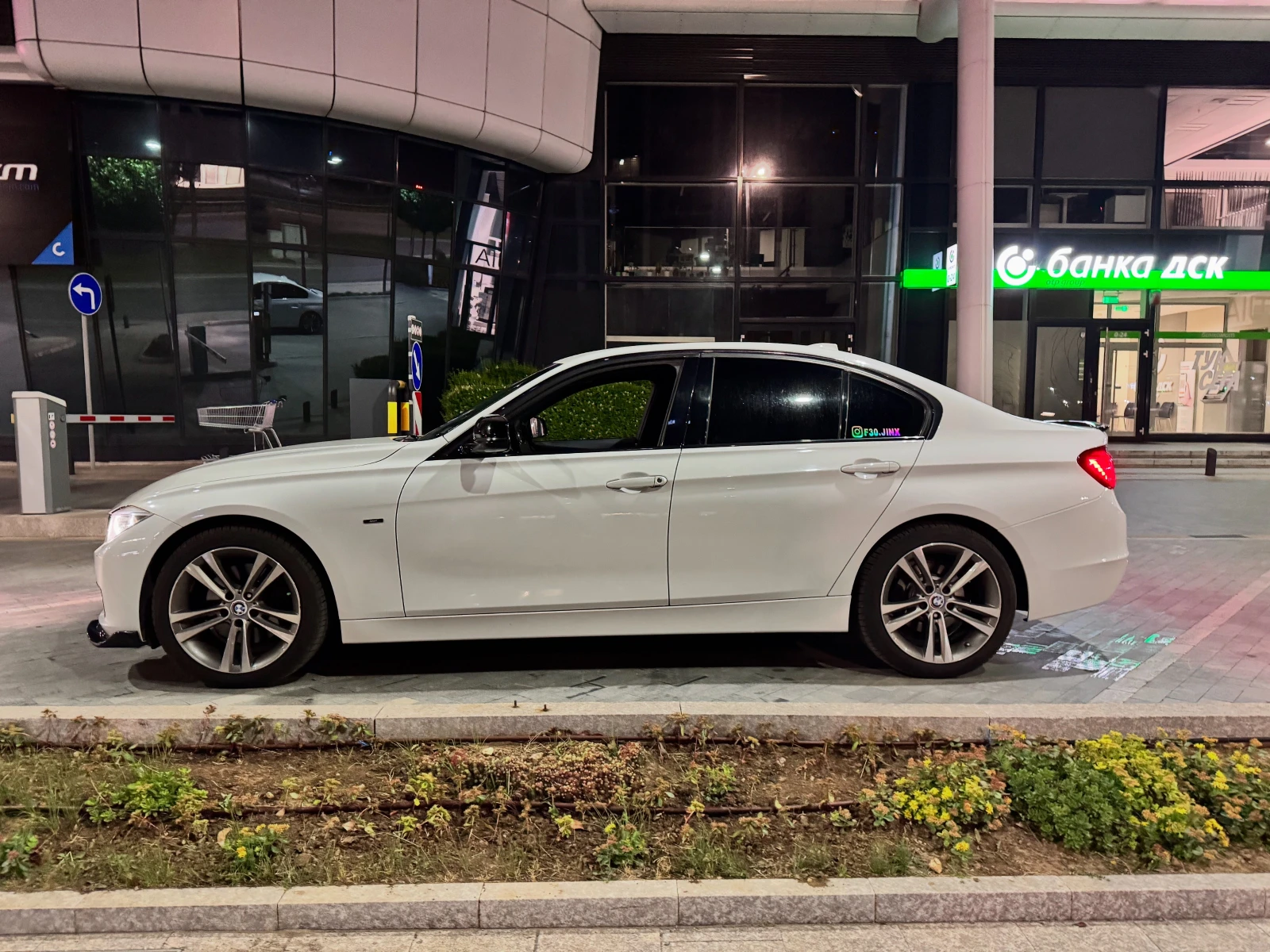 BMW 328 RWD Sport Line, снимка 2 - Автомобили и джипове - 54195128