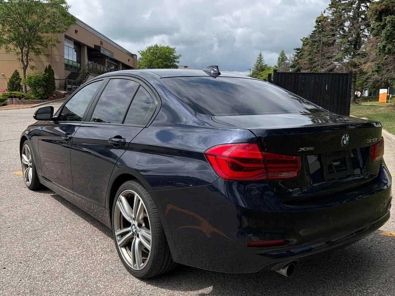 BMW 320 * 320i xDrive * CARFAX * ЦЕНА ДО БГ, снимка 6 - Автомобили и джипове - 55143182