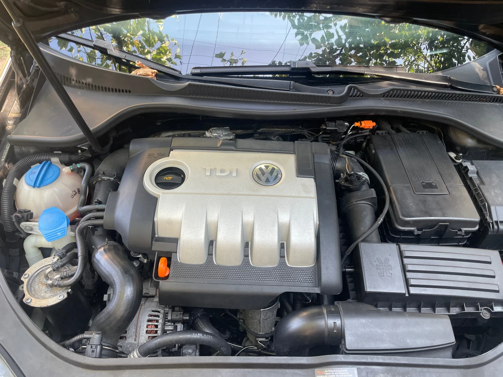 VW Golf 1.9 105 6 Скорости , снимка 14 - Автомобили и джипове - 55880018