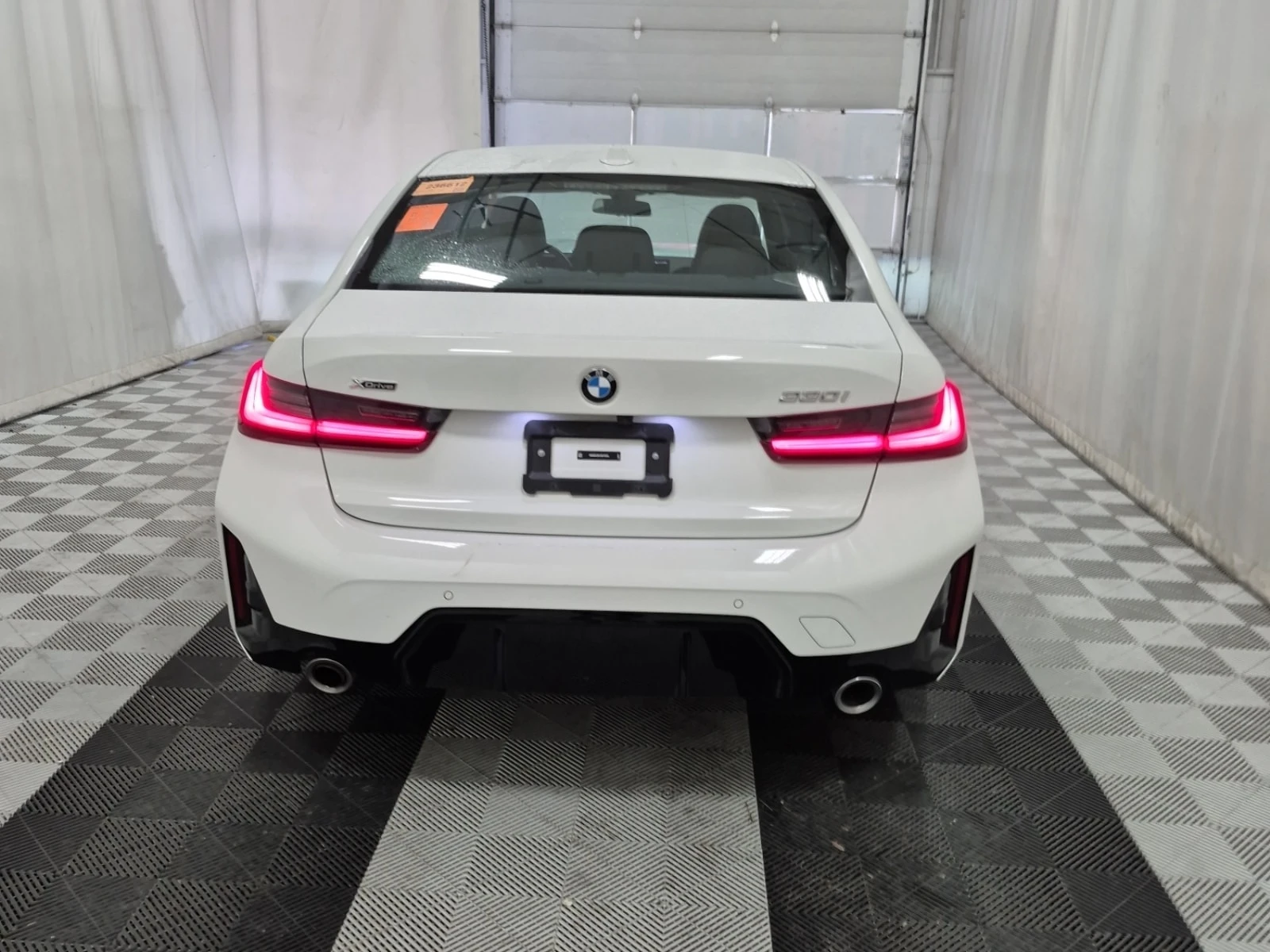 BMW 330 M-PACK| HAR/KAR| 360| PANO| , снимка 17 - Автомобили и джипове - 56071100