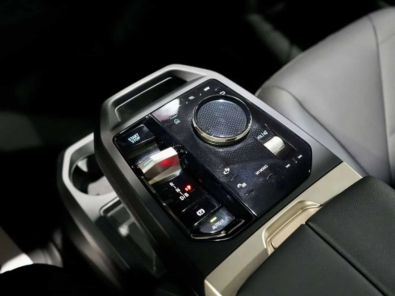 BMW iX xDrive50 NO ACCIDENT| xDrive50| MASSAGE |  | Mobile.bg � ����������� 15