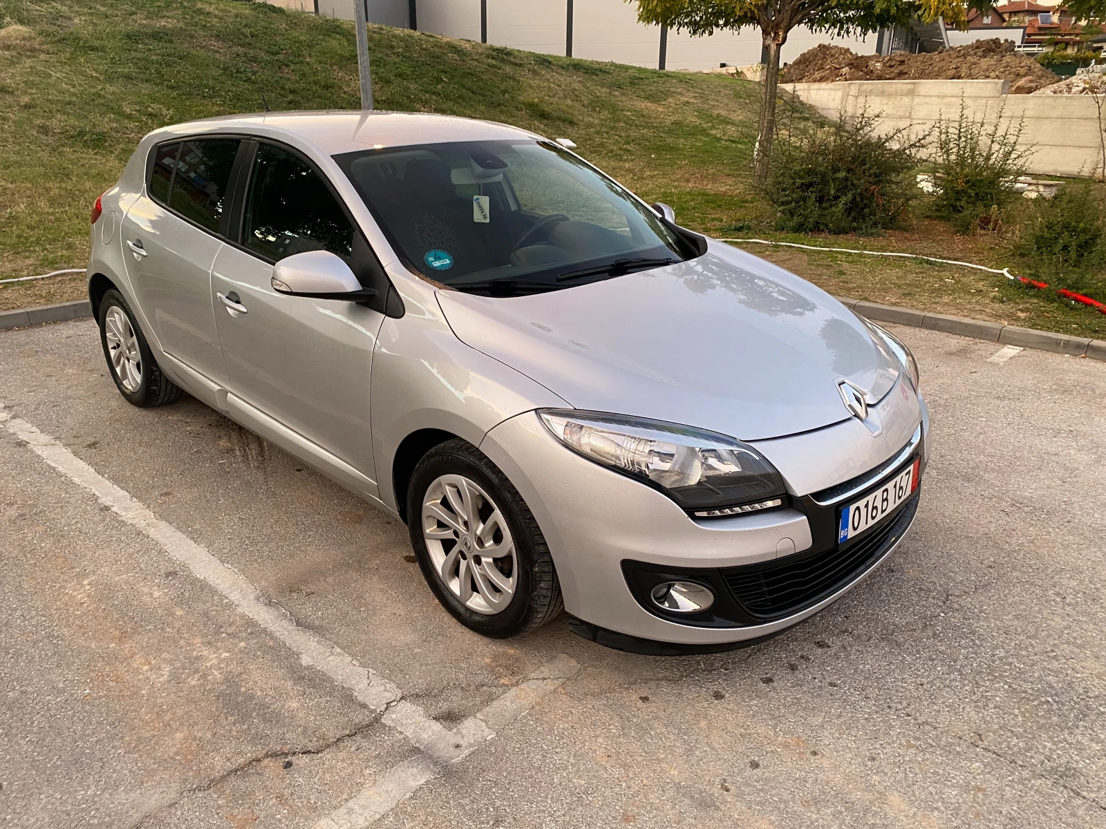Renault Megane 1.5 dci, снимка 2 - Автомобили и джипове - 56592678