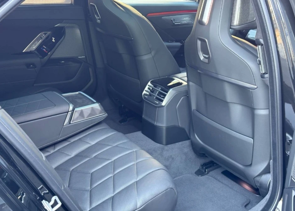 BMW 740 i xDrive M-Sport , снимка 6 - Автомобили и джипове - 56734865