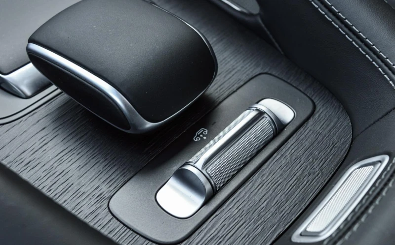 Mercedes-Benz GLE 63 S AMG /4-MATIC/COUPE/FACE/BURM/PANO/HEAD UP/360/NIGHT/22, снимка 14 - Автомобили и джипове - 52005925