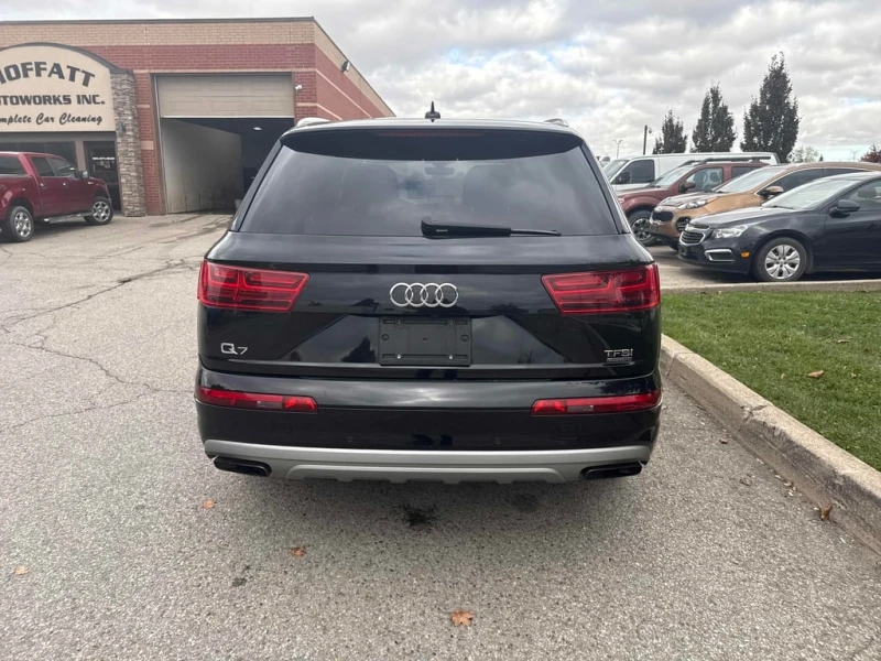 Audi Q7 Progressiv  CARFAX, снимка 4 - Автомобили и джипове - 52308811