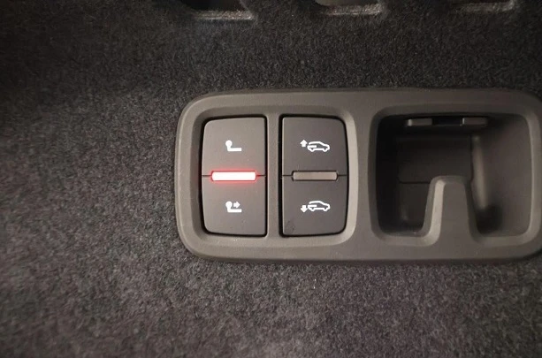 Audi Q8 50 TDI Quattro = S-line = Black OpticPlus Гаранция, снимка 13 - Автомобили и джипове - 52810542