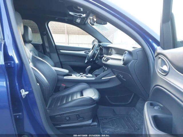 Alfa Romeo Stelvio TI SPORT AWD| DISTRONIC| ПАНО| ОБДУХ| HARMAN, снимка 9 - Автомобили и джипове - 53749305