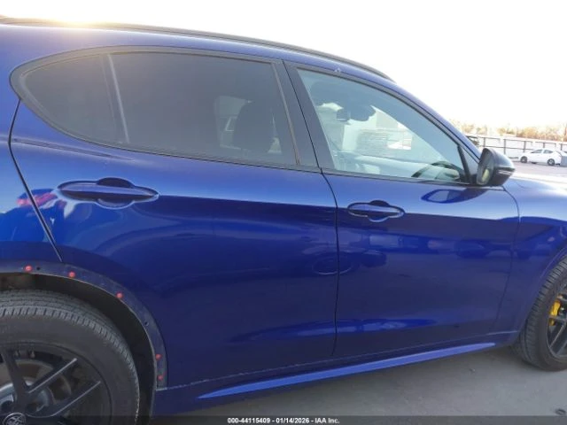 Alfa Romeo Stelvio TI SPORT AWD| DISTRONIC| ПАНО| ОБДУХ| HARMAN, снимка 8 - Автомобили и джипове - 53749305