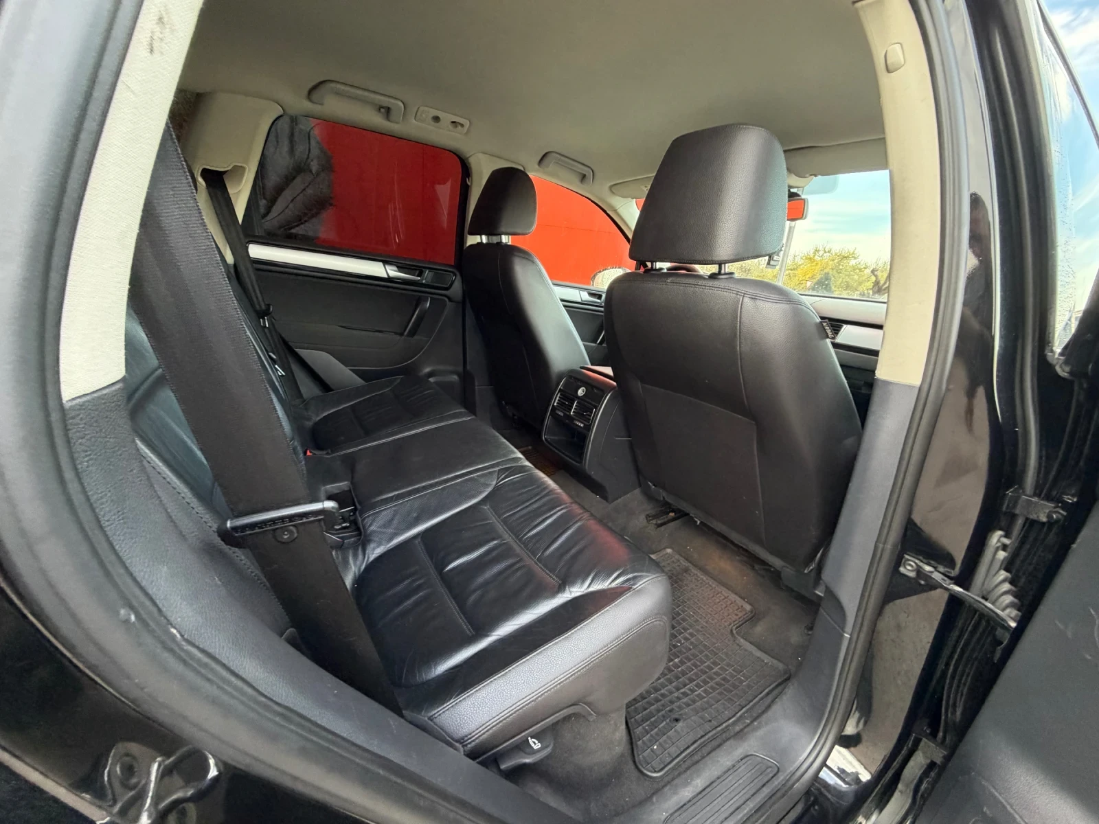 VW Touareg 2013г* 3.0D* LED* На* ПРУЖИНИ - изображение 9