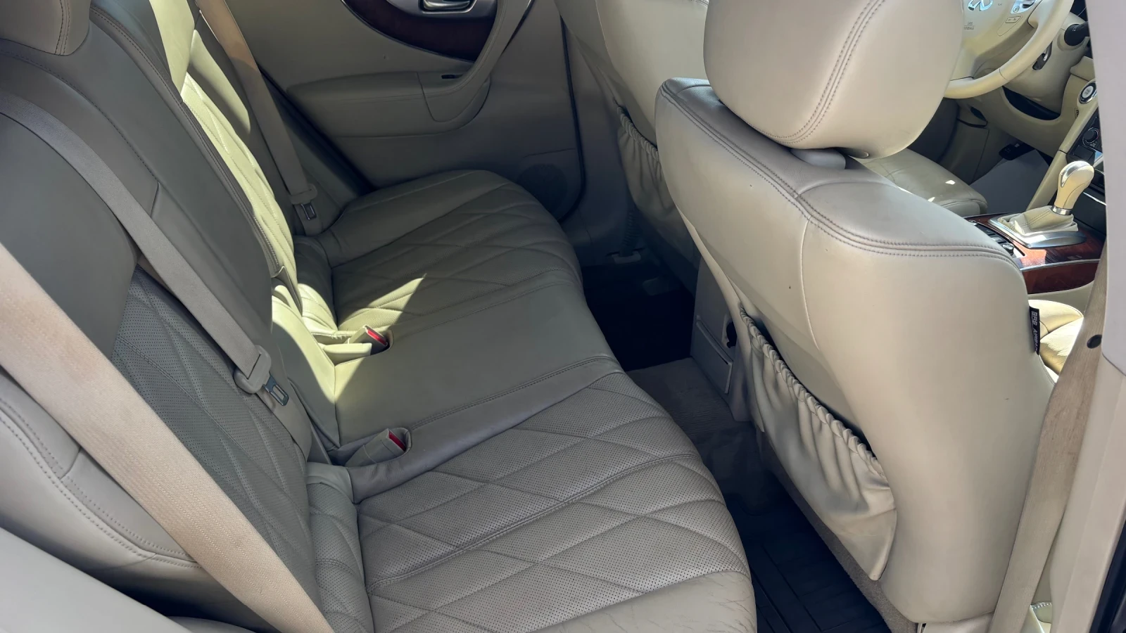 Infiniti Fx 37 Колата е с регистрация всичко платено  - изображение 7