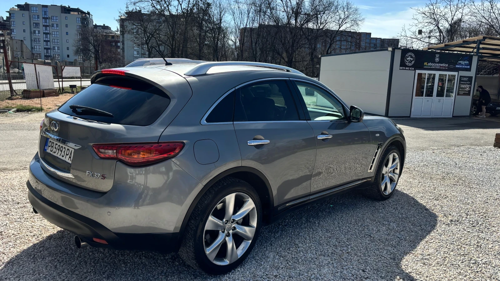 Infiniti Fx 37 Колата е с регистрация всичко платено  - изображение 3
