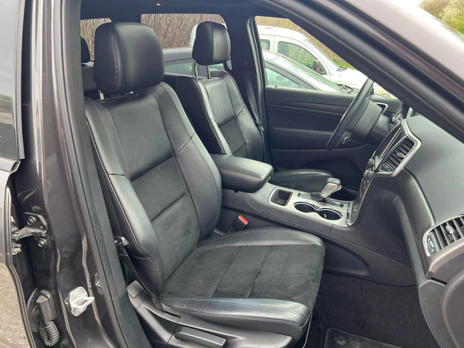Jeep Grand cherokee 3.6 24000КМ НА ПРУЖИНИ, снимка 6 - Автомобили и джипове - 54413580