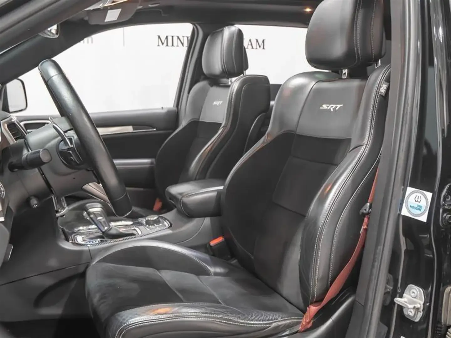 Jeep Grand cherokee SRT* 6.2* V8* ПОДГРЕВ* ОБДУХВАНЕ* ДИСТРОНИК* КАМЕР, снимка 15 - Автомобили и джипове - 55613356