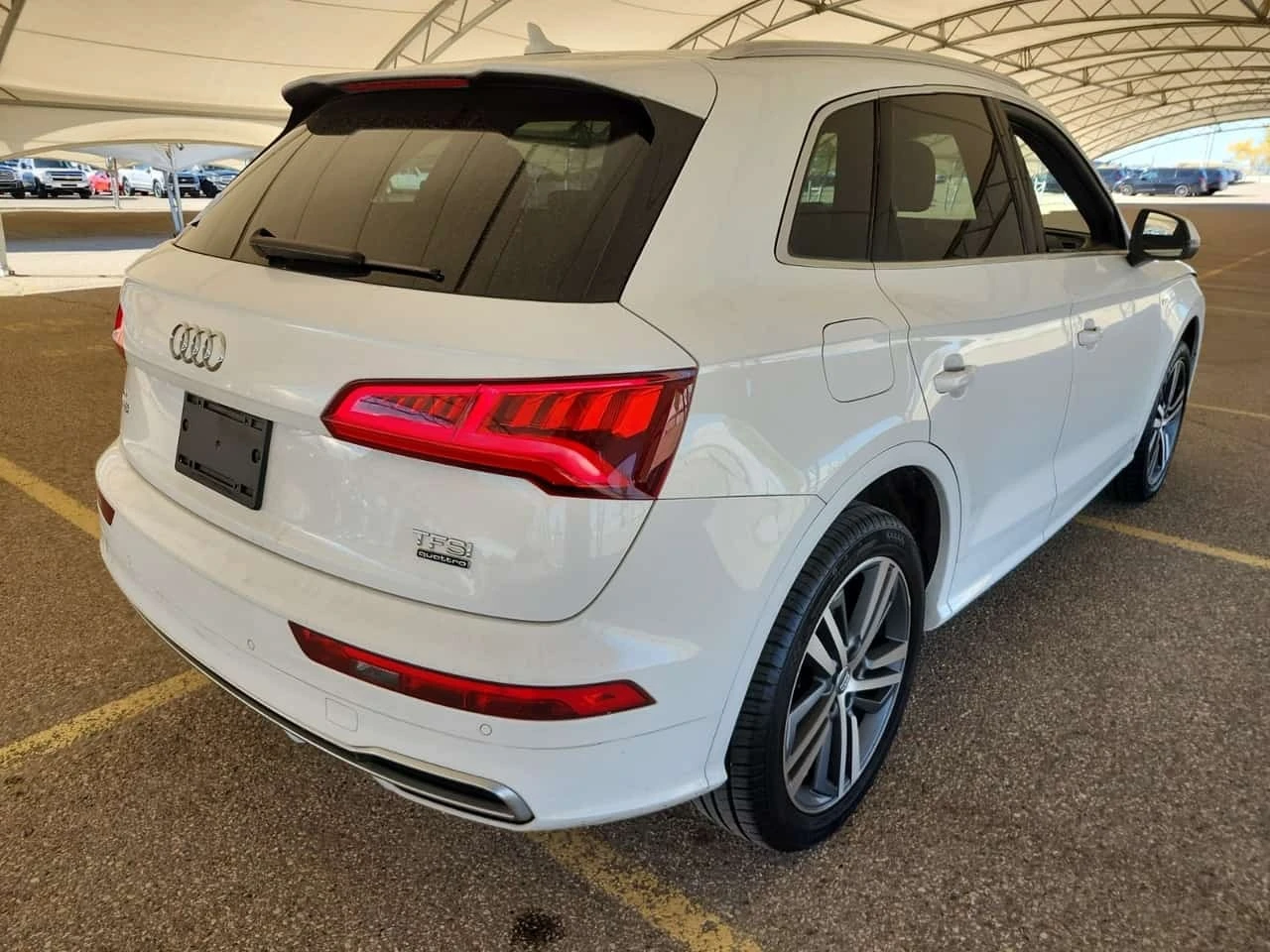 Audi Q5 * PROGRESSIV * АВТОКРЕДИТ БЕЗ ПЪРВОНАЧАЛНА ВНОСКА, снимка 3 - Автомобили и джипове - 56324879