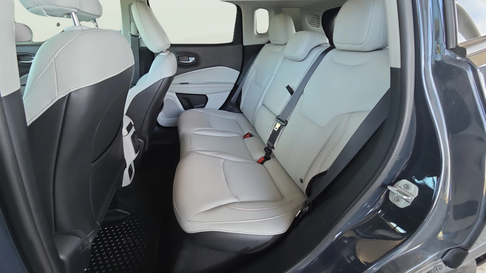 Jeep Compass 1.4i, снимка 14 - Автомобили и джипове - 56557858