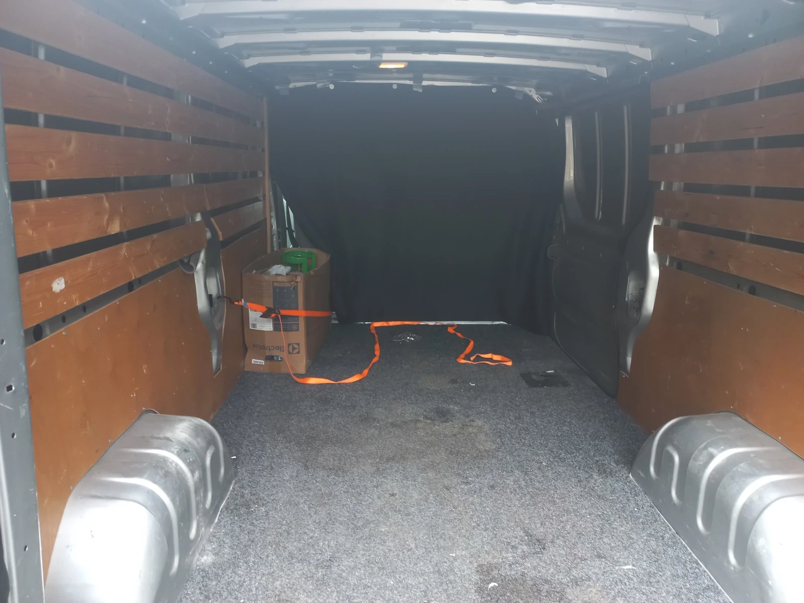 Opel Vivaro, снимка 8 - Бусове и автобуси - 54660535