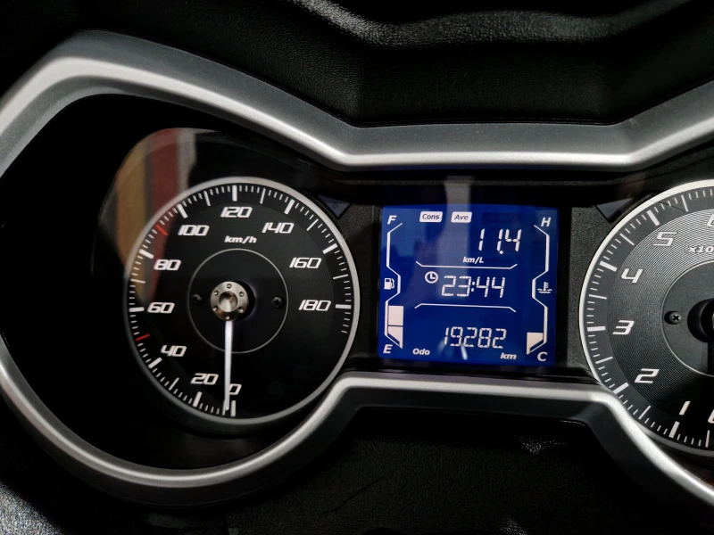 Yamaha X-max 400ie, !AKRAPOVIC! ABS-TCS, 2019г.!19282км!, снимка 16 - Мотоциклети и мототехника - 51114199