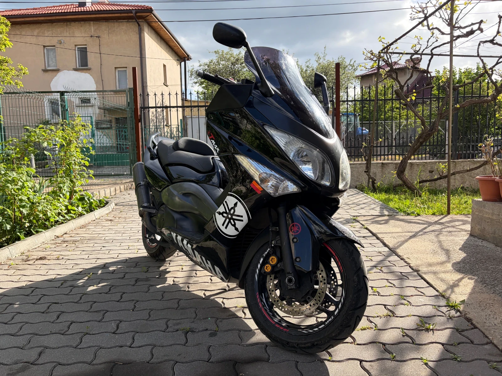 Yamaha T-max